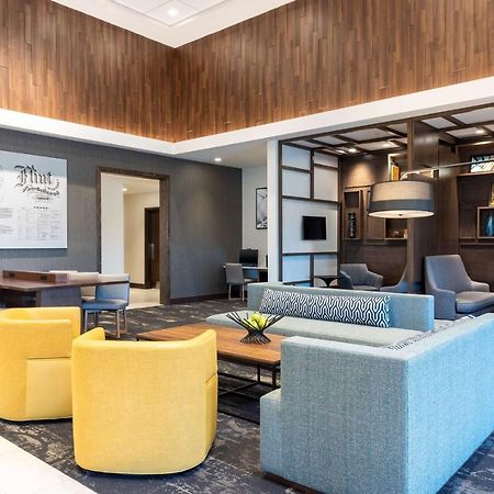 Hyatt Place Flint/Grand Blanc Экстерьер фото